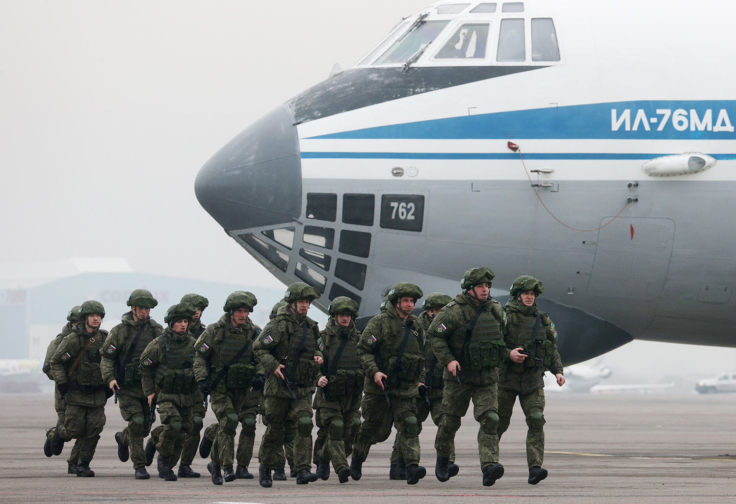 Российское одкб. Миротворцы ОДКБ В Казахстане. ОДКБ В Казахстане 2022 январь. Войска ОДКБ В Казахстане. Русские миротворцы в Казахстане 2022.